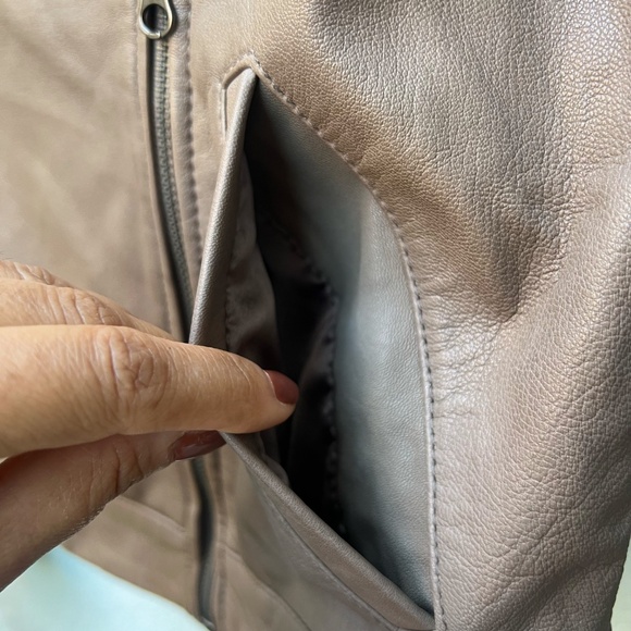 ABLE Maha Leather Jacket - Picture 6 of 17